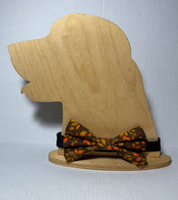 Load image into Gallery viewer, Leaf Bowtie
