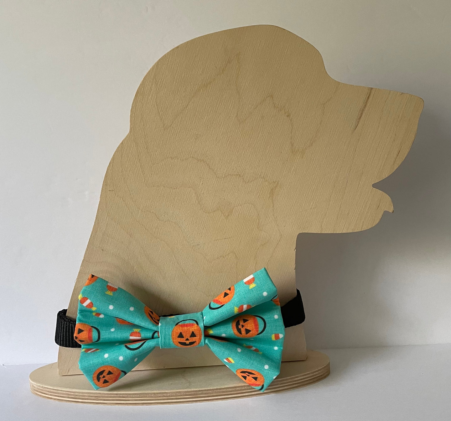 Large Bowtie