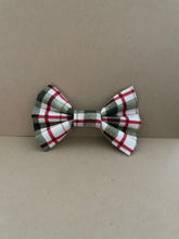 Load image into Gallery viewer, Green Plaid Bowtie
